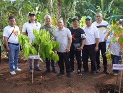 Hijaukan Kota, PWI Gandeng Pemkot Jaksel Tanam Pohon dan Bakti Sosial