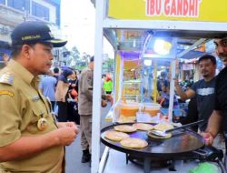 Pertama Kali, Nurdin Kepincut Wisata Kuliner di Pasar Lama