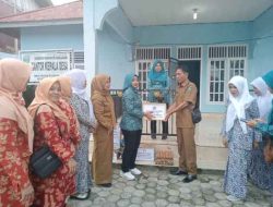 Ketua TP PKK Sarolangun Indah Dewi Bachril Pimpin Langsung Penyaluran Bantuan Banjir