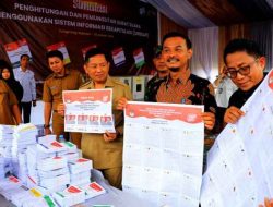 Sukseskan Pemilu, Sekda Bersama KPU Gelar Simulasi