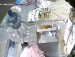 Sadis ! Pasca Siram Air Keras, Pelaku Bacok Korban Bertubi – tubi