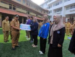 Serahkan Bansos Pendidikan, Pj Walikota Tangerang : Komitmen Pemkot Wujudkan SDM Berdaya Saing