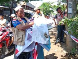 Masa Tenang, Polisi Dampingi Bawaslu Kota Tangerang Tertibkan APK