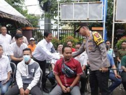 Kelelahan Pasca Pemungutan Suara, Ratusan Petugas Mendapat Pelayanan Pemeriksaan Kesehatan di Kota Tangerang