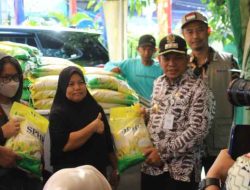 Penuhi Kebutuhan Pangan Terjangkau, Pj Walikota Tangerang Bersama Bulog Distribusikan 208 Ton Beras