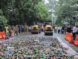 Momen HUT Ke – 31 Pemkot Tangerang Musnahkan 2.588 Botol Miras