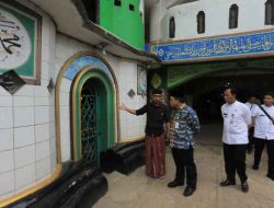 Silaturahmi dan Wisata Religi, Pj Walikota Tangerang : Jaga Cagar Budaya Mesjid Pintu Seribu