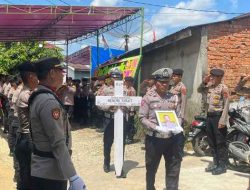 Kapolres Sarolangun Pimpin Upacara Pelepasan Jenazah Personel Yang Meninggal Dunia