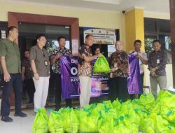 KPP Pratama Kalideres Salurkan Bantuan Untuk Korban Banjir di Tegal Alur