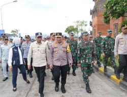Kasdam IX/Udayana Dampingi Menhub RI, Panglima TNI dan Kapolri Tinjau Pos Pengamanan Terpadu Mudik Lebaran