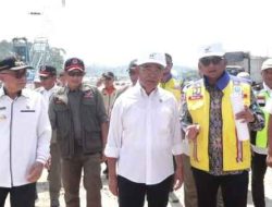 Wabub Sukabumi Dampingi Menko PMK Tinjau Lokasi Longsor Tol Bocimi Seksi 2