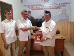 H.Budi Hermawan, Serahkan Berkas Pendaftaran Bakal Calon Bupati Dan Wakil Bupati Ke DPC Gerindra Purwakarta