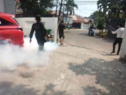 Antisipasi Penyebaran Aedes Aegypi, Kelurahan Duri Kepa Adakan Foging Secara Swadaya