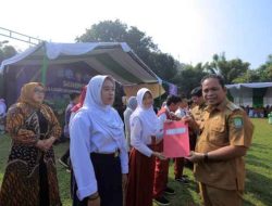PJ Serahkan Surat Kelulusan 1400 Peserta Didik SD dan SMP