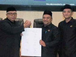 Bupati Sukabumi Hadiri Rapat Paripurna Dengan Agenda Pengambilan Keputusan Tiga Raperda