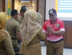 Terima 106 Sertipikat Elektronik Dari Kantah, Dr. Nurdin : Wujud Komitmen Bersama Untuk Tuntaskan Aset Daerah