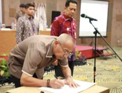 Pj Bupati Tangerang Kukuhkan Pengurus 25 Cabor KONI Kab. Tangerang