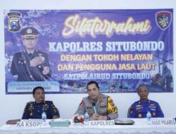 Dorong Keselamatan di Laut, Kapolres Situbondo Beri Bantuan Life Jacket Untuk Nelayan