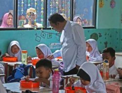 Dua Minggu Pembiasaan MBG Berjalan Lancar, Pj Sampaikan Sejumlah Masukan Dari Orang Tua Murid