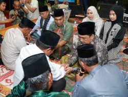 JADI Jalani Prosesi Adat Pengangkatan Keluarga Terhadap Riswanto dan Imron Masunji