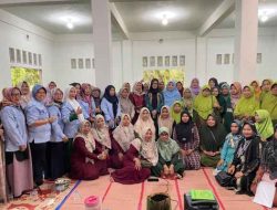 Istri Calon Bupati dan Wakil Bupati Dedy – Dayat, disambut Antusias di Dusun Karya Harapan Mukti Kuamang Kuning