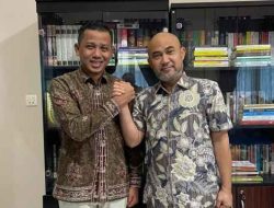 Apri Tegaskan Berjuang Bersama Dedy-Dayat