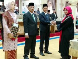Resmi Tiga Unsur Pimpinan DPRD Kabupaten Sarolangun Dilantik