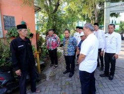 Usai Berdialog dengan RT/RW, Pj Tinjau Langsung Drainase dan Ajak Warga  Gembor Jaga Lingkungan