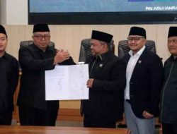 Bupati Sukabumi Hadiri Paripurna DPRD Agenda Penetapan dan Penyampaian Nota Pengantar Raperda