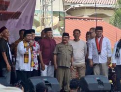 Ridwan Kamil Sapa Warga Meruya Utara di Pagelaran Lenong Betawi