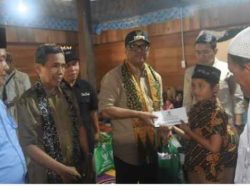 PJ Bupati Sarolangun Bahri Sambagi Warga Desa Napal Melintang, Serahkan Bantuan Sembako Hingga Serap Aspirasi