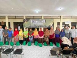 Berbagi Kasih di Hari Ibu, Kelurahan Tandes Gelar Kegiatan ‘Tebus Sembako Murah’