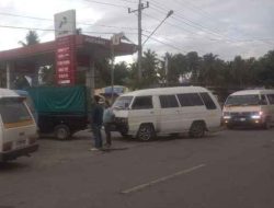 Jelang Nataru Kendaraan di SPBU Mandailing Natal Mengular Kendaraan Pengangkut Buah Terjebak Berjam-jam