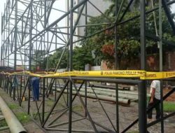 Satpol PP DKI Jakarta Segel Reklame Ilegal di Jakbar, Eksekusi Belum Dilakukan?