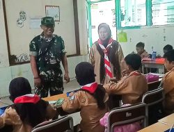 Babinsa Sidosermo Kawal Pembagian 330 Porsi MBG di SD Taquma Surabaya
