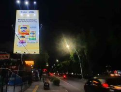 Reklame Iklan Susu Formula di Kembangan Jakbar Dituding Langgar Aturan dan Bahayakan Pengguna Jalan