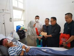 H.M. Jaenudin Anggota DPRD Jabar Besuk Mahasiswa Korban Kekerasan Aksi Unjuk Rasa di Kota Sukabumi
