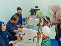 Meriahkan TMMD Ke 124, Kodim 0817/Gresik Gelar Pemeriksaan Mata Gratis di Desa Banter