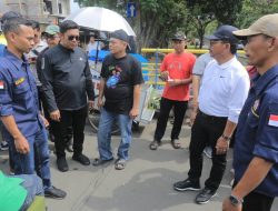 Sachrudin-Maryono Kompak Bareng Warga Gotong Royong Bersihkan Kali Sipon 