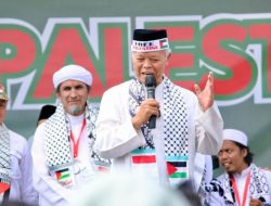 Di Depan Belasan Ribu Massa Aksi, HNW Meminta Mesir dan Libya Membuka Jalan bagi Relawan Kemanusiaan Global untuk Gaza