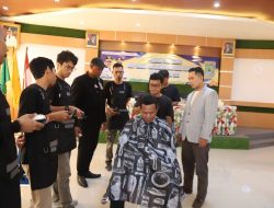 Wujudkan Kemandirian Ekonomi, Pemkot Tangerang Latih Warga Jadi Tukang Cukur Profesional