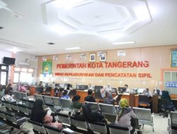 Atasi Lonjakan Antrean, Disdukcapil Kota Tangerang Buka Empat Loket Legalisir Akta Kelahiran untuk Pendaftaran SMA/SMK
