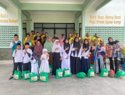 Dandim 0829/Bangkalan Dampingi Kajasdam V/Brawijaya Berikan Santunan Anak Yatim