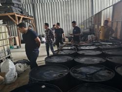 Diduga Produksi Oli Palsu, Sebuah Pabrik Digerebek Polisi di Benda