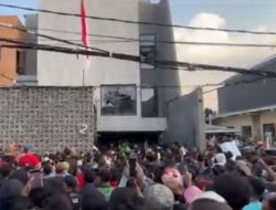 Rumah Anggota DPR Ahmad Sahroni Diserbu Massa, Ucapan Kasar ke Publik Jadi Pemicu