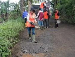 Warga Tiga Kecamatan Perbaiki Jalan 5 Km Pakai Dana Swadaya, Pemkab Sukabumi Masih Bungkam