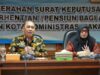 Peringatan Kehormatan untuk ASN Purnadiri: Wali Kota Jakbar Serahkan 22 Surat Pensiun TMT 1 November 2025