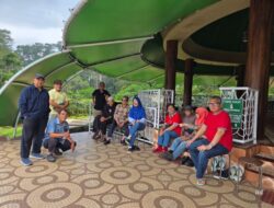 Keseruan Aki-aki & Nini-nini dari Kelas 2 IPA 3 SMAN IX Bulungan Tahun 1978 Reunian dengan Jalan-jalan ke Bandung