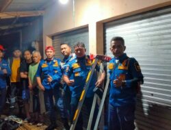 Dramatis, Damkar Sukabumi Berhasil Evakuasi Warga yang Terjatuh ke Dalam Sumur