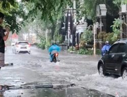 Banjir Rendam Jalan Pusat Kota Purwakarta, Perencanaan Drainase Dinilai Bermasalah
